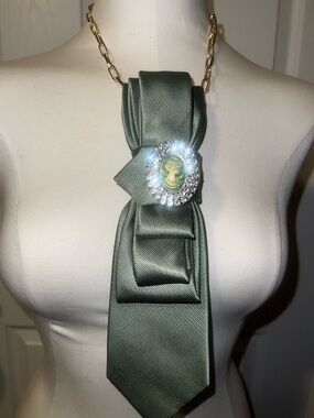 Green Satin Ribbon BroochNecktie Necklace with Rhinestone Cameo brooch